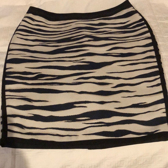 Ann Taylor fully lined animal print skirt sz 4P - Picture 4 of 6